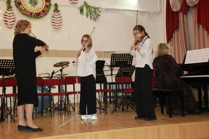 photo_5449380851230640954_y