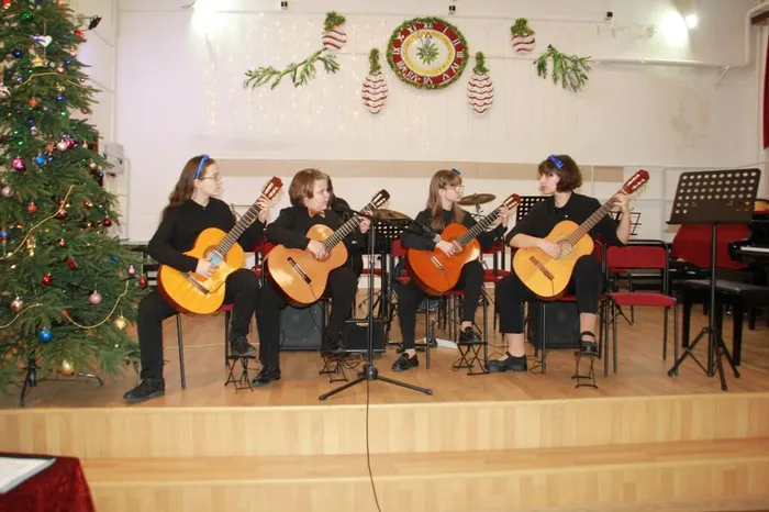 photo_5449380851230640917_y