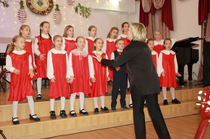 photo_5449380851230640942_y