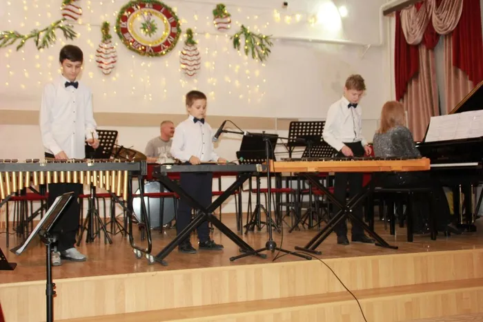 photo_5449380851230640964_y