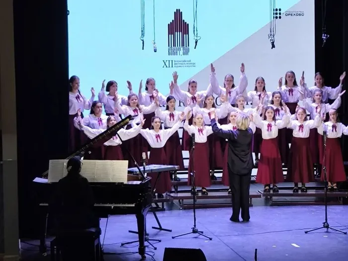 photo_5226502714634736620_y